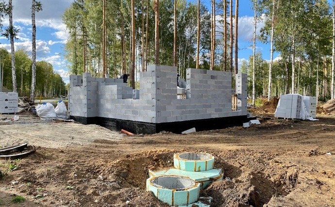 Первый этаж дома кладка стен ГК Урал-Строй